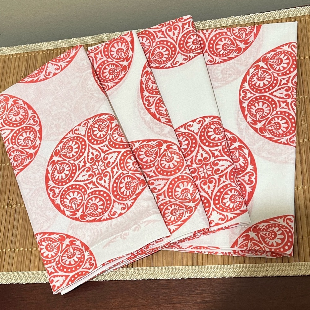 Pottery Barn Coral and White Patterned Napkins 20inx20in - Picture 6 of 6
